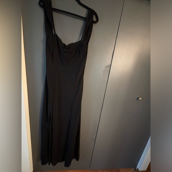 Flynn Skye black, long, button down front, Large, dress, ruffle strap - Picture 5 of 6